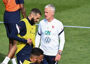 ديشامب: عودة بنزيمة قراري كمدرب