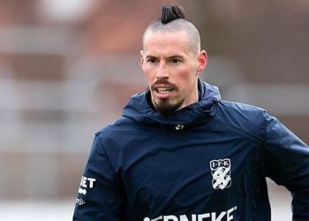 سلوفاكيا تعتمد على الحرس القديم في بطولة أوروبا