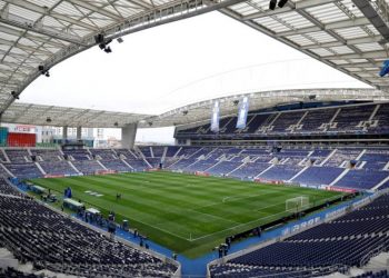 يويفا يوصي جماهير تشيلسي والسيتي بالسفر في رحلات رسمية لنهائي الأبطال