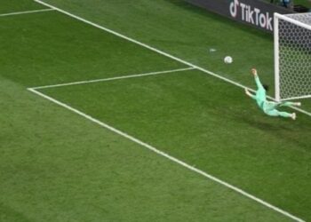 مبابي يعتذر بعد التسبب بخروج فرنسا من “يورو 2020”