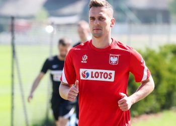 ميليك يغيب عن بولندا في أمم أوروبا