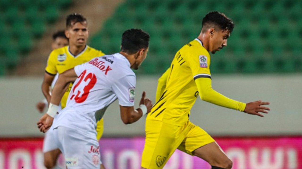 المغرب الفاسي يفرض التعادل على حسنية أكادير في الوقت القاتل