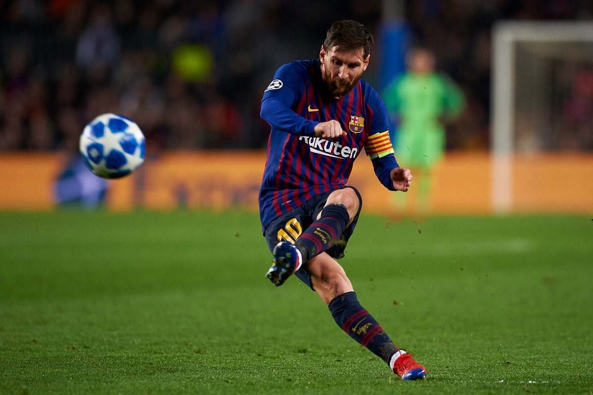 برشلونة يهنئ ميسي بعيد ميلاده ويأمل في إقناعه بالبقاء