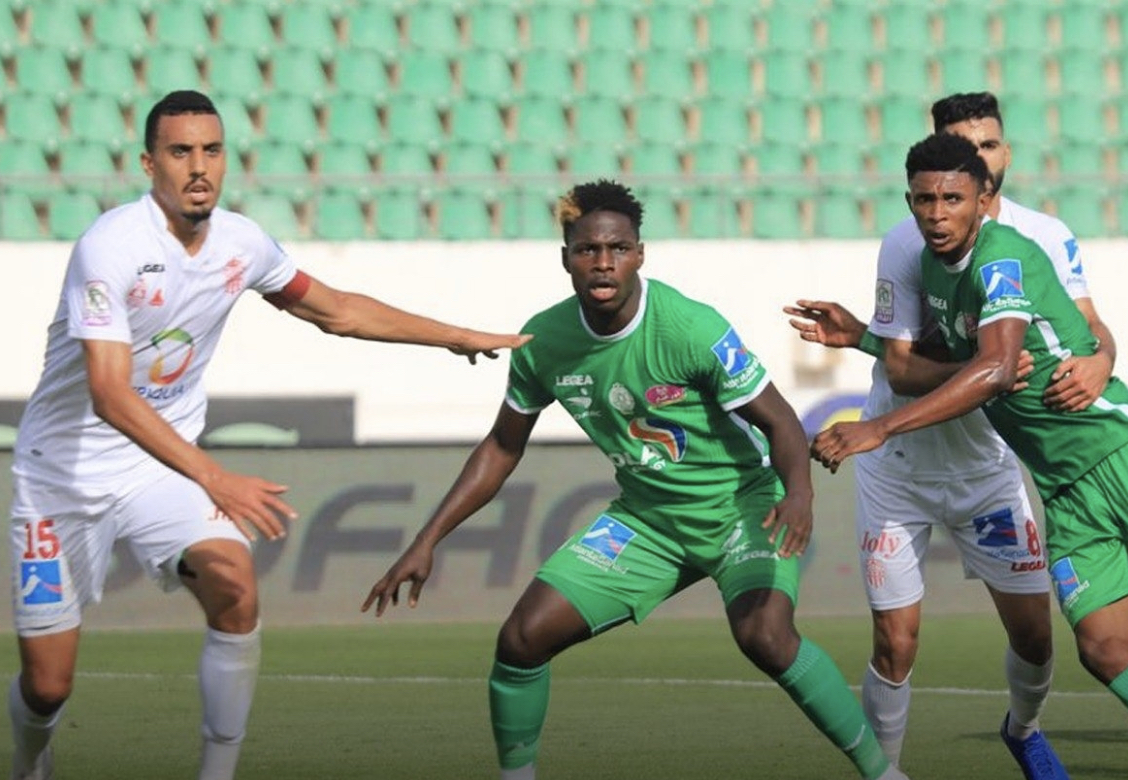 البطولة الاحترافية 1: الرجاء يتعادل أمام حسنية أكادير ويقرب الوداد أكثر من اللقب