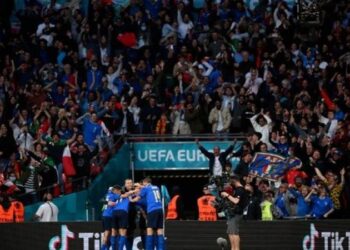 منع الجمهور الإيطالي من السفر إلى لندن!