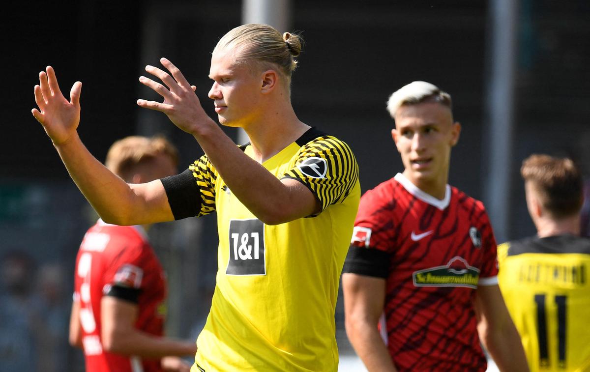 بوندسليغا: دورتموند يتلقى أول خسارة وفولفسبورغ ينفرد بالصدارة