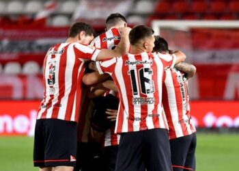 إستوديانتس يتصدر الدوري الأرجنتيني
