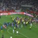 الجماهير تقتحم الملعب.. فوضى في مباراة نيس ومارسيليا