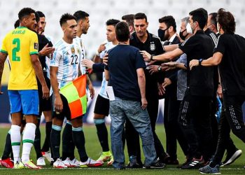 توقف مفاجئ لمباراة البرازيل والأرجنتين في تصفيات مونديال قطر