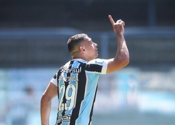 الدوري الإسباني: فالنسيا يكتسح أوساسونا برباعية