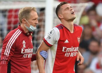 لاعب وسط آرسنال يغيب ثلاثة أشهر بسبب إصابة في الركبة