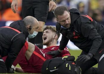خضوع إليوت لاعب ليفربول لجراحة في الكاحل