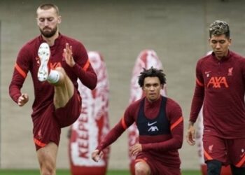 أرنولد وجوتا يدعمان ليفربول أمام واتفورد