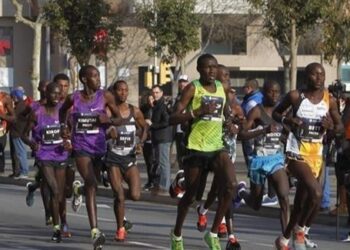 الإثيوبي هفتو تيكلو يحقق رقماً قياسياً ويتوج بماراثون برشلونة