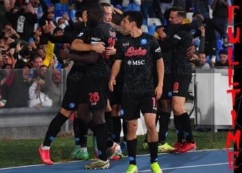 نابولي ينتصر بصعوبة على تورينو ويستعيد صدارة الدوري الإيطالي