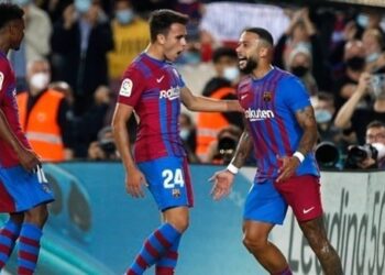 برشلونة يستعد لـ”الكلاسيكو” بفوز مثير على فالنسيا