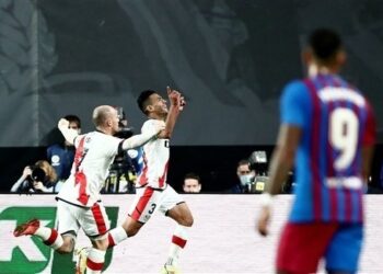 الدوري الإسباني: فالكاو يعمق جراح برشلونة