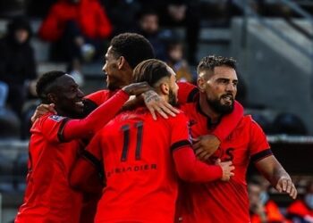 نيس يفوز على مضيفه آنجيه وينفرد بوصافة الدوري الفرنسي
