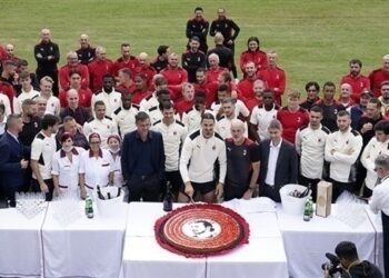 إبراهيموفيتش يكمل 40 عاماً.. والاعتزال ليس ضمن خططه
