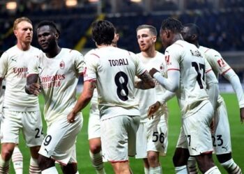 الدوري الإيطالي: ميلان يفوز على أتالانتا ويضيق الخناق على نابولي المتصدر