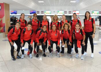 بعثة المنتخب الوطني المغربي لكرة القدم النسوية تصل إلى إسبانيا