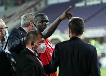 السنغالي كوليبالي يطالب بمنع مشجع من دخول الملاعب للأبد