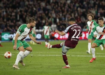 ويستهام يقهر رابيد بثنائية ويتصدر المجموعة الثامنة بالدوري الأوروبي