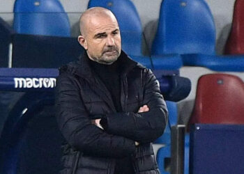 ليفانتي الإسباني يقيل مدربه باكو لوبيز لسوء النتائج