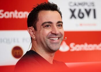 تشافي يزيد التكهنات بشأن إمكانية انتقاله لتدريب برشلونة