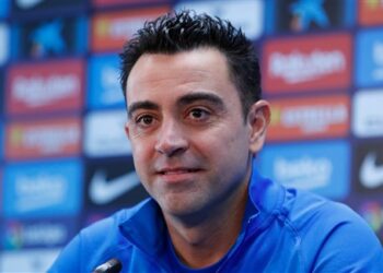 تشافي يطالب جمهور برشلونة بمؤازرة فريقها في “الديربي”