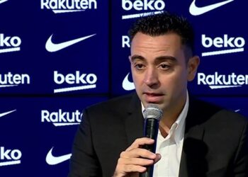 تشافي: برشلونة لا يقبل التعادل أو الهزيمة في كامب نو