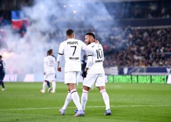 الدوري الفرنسي: نيمار ومبابي يقودان باريس سان جيرمان للفوز على بوردو