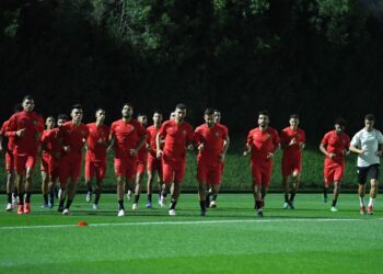 المنتخب الوطني المغربي الرديف يخوض أول حصة تدريبية بقطر استعدادا لكأس العرب