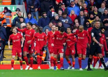 ليفربول يسحق ساوثهامبتون برباعية في الدوري الإنجليزي