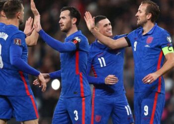 إنجلترا تكتسح ألبانيا وتضع قدما في كأس العالم