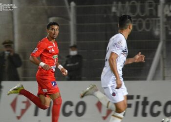 حسنية أكادير يحقق فوزا ثمينا على مضيفه أولمبيك آسفي ويرتقي في سلم ترتيب البطولة الاحترافية 1