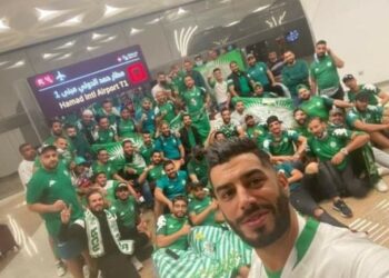 جماهير الرجاء البيضاوي تخصه باستقبال الأبطال في المطار بقطر