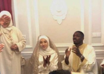 الإعلام الدولي يشهّر بصعود عثمان ديمبلي “العمّارية” وخضوعه لأوامر”النكَّافة” المغربية
