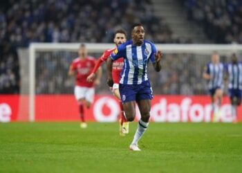بورتو يفوز 3-1 على بنفيكا في الدوري البرتغالي