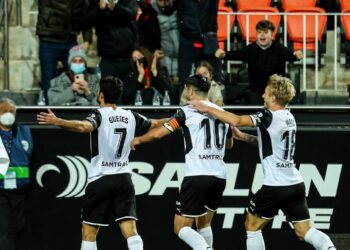 الليغا: فالنسيا يقلب الطاولة على ليفانتي
