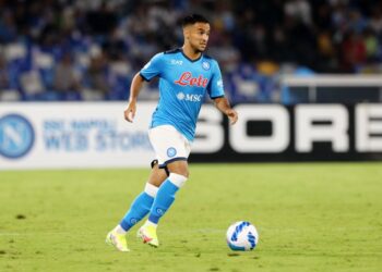 لاعب نابولي آدم وناس يتعرض للسرقة