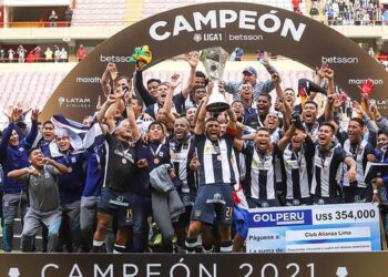 أليانزا يتوج بلقب دوري أبرتورا في السلفادور