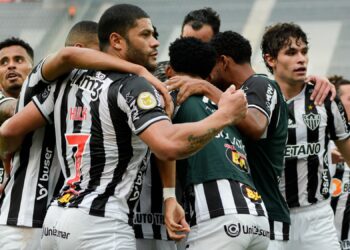 أتلتيكو مينيرو يتوج بالدوري البرازيلي لأول مرة منذ 50 عاماً