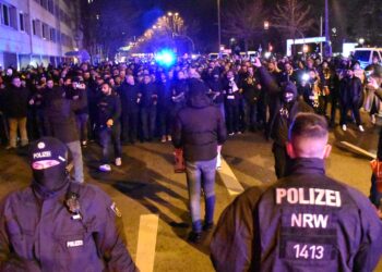 الشرطة الألمانية تحقق في حادثين وقعا بعد مباراة دورتموند وبيشكتاش