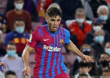 الزلزولي قد يغيب عن برشلونة لعشر مباريات