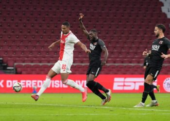 الدوري الهولندي: ألكمار يُسقط أياكس المتصدر في عقر داره
