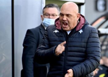 مدرب  ميتز الفرنسي يهاجم “الكاف” بسبب موعد كأس إفريقيا