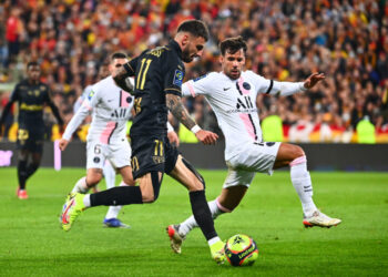 سان جيرمان متصدر الدوري الفرنسي يسقط في فخ التعادل أمام مضيفه لانس 1 – 1