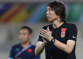 استقالة مدرب منتخب الصين من منصبه