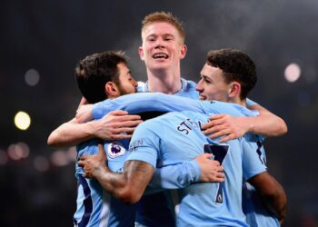 فوضى كورونا تصارع الكبار على لقب الدوري الإنجليزي الممتاز